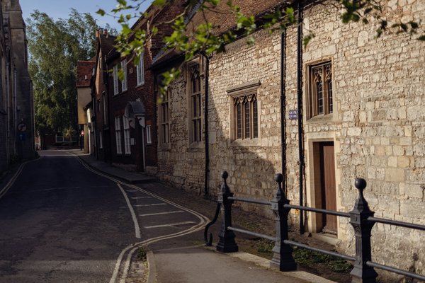 What Are the Advantages of Installing Advanced Water Recycling Systems in New UK Homes?